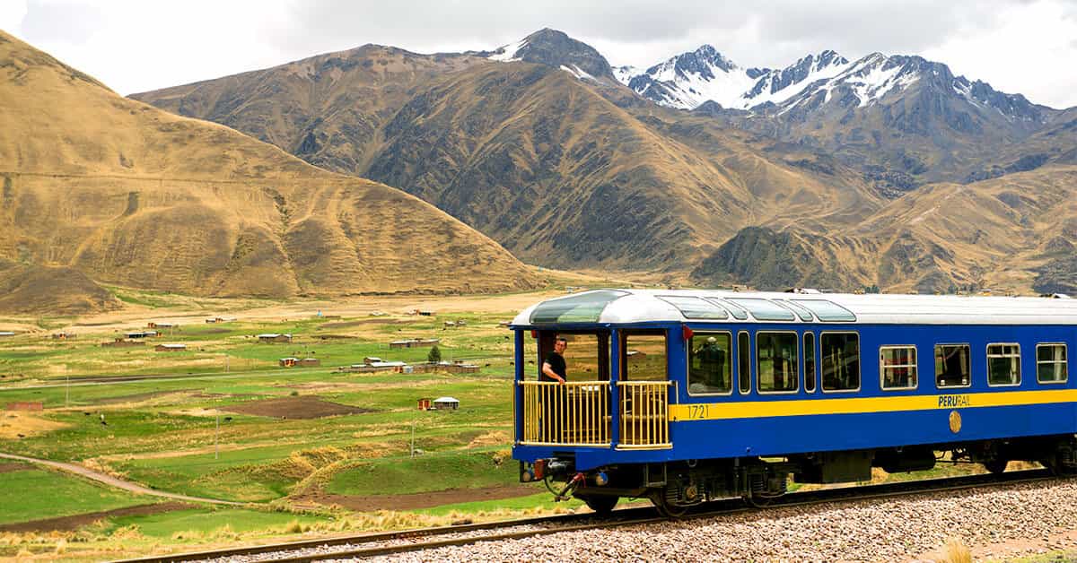 Viajar en tren por Perú: guía de precios, rutas y experiencias premium
